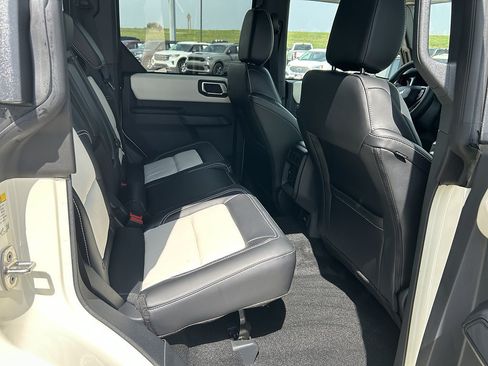 New 2026 Ford Bronco Outer Banks w/ Sasquatch Package AWD/4WD image 18