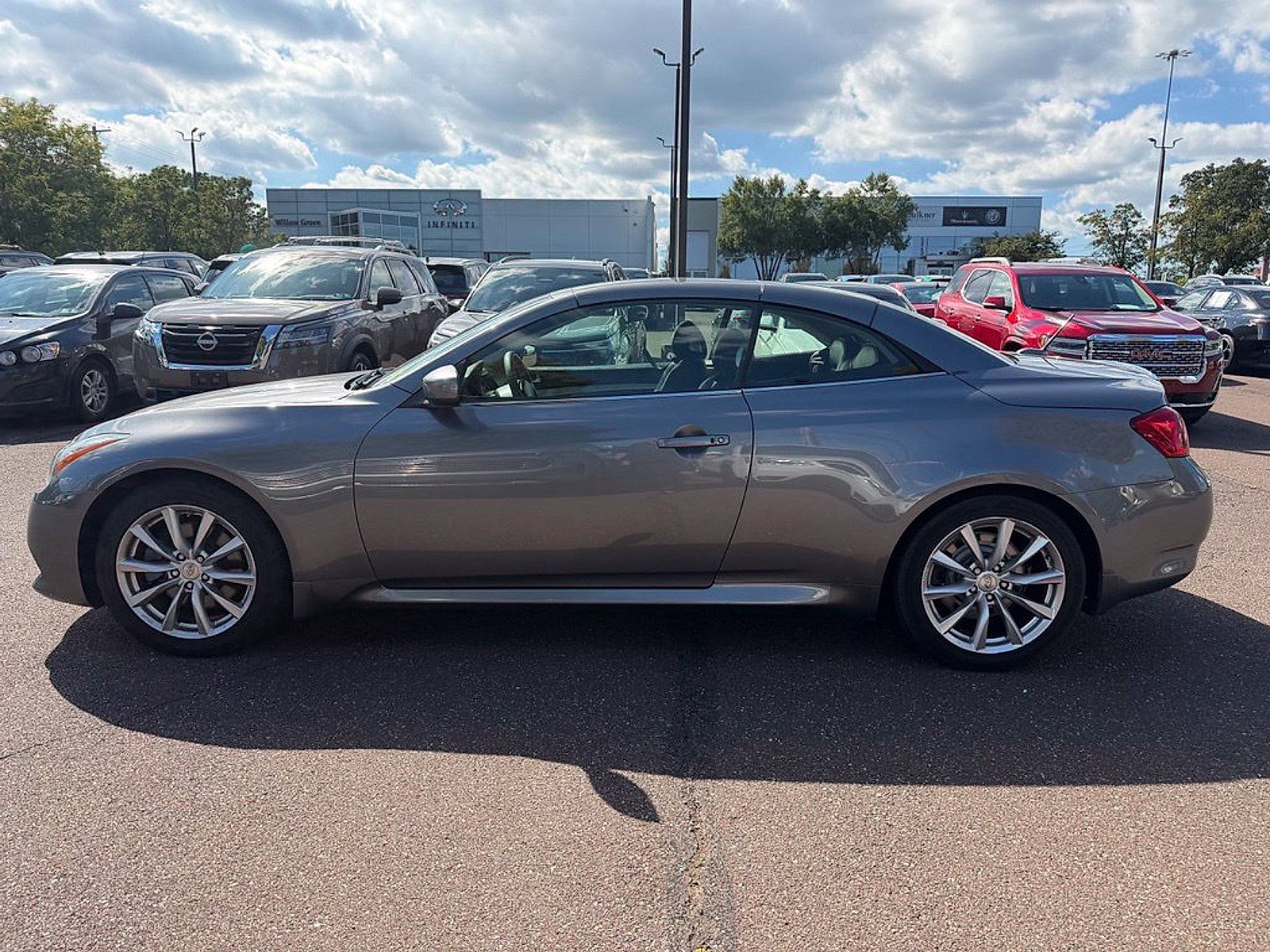 Used 2013 INFINITI G37 Convertible w/ Premium Pkg RWD image 4