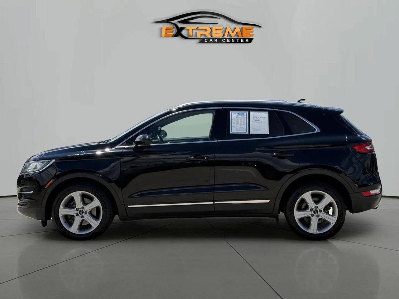 Used 2017 Lincoln MKC Premiere FWD image 3