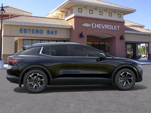 New 2026 Chevrolet Equinox EV LT image 5