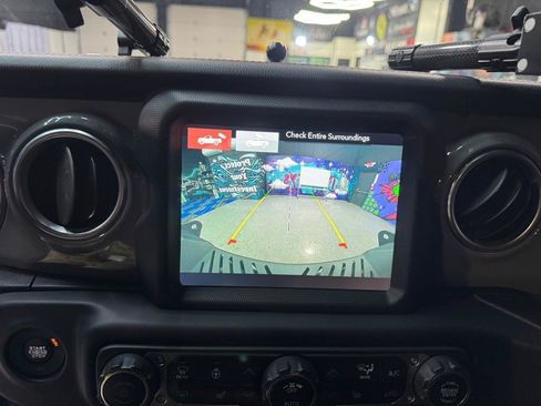 Used 2019 Jeep Wrangler Unlimited Rubicon AWD/4WD image 39