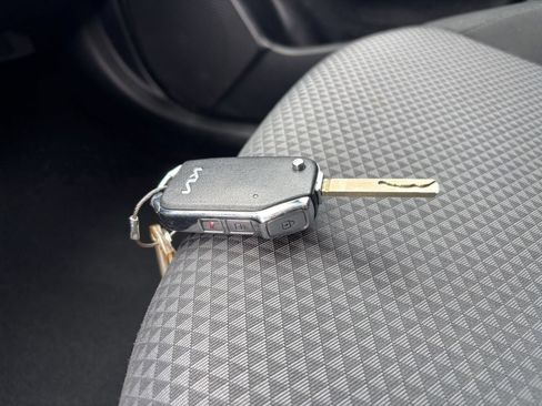 Used 2025 Kia Soul LX w/ LX Technology Package FWD image 21