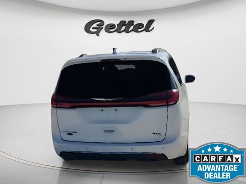 Used 2022 Chrysler Pacifica Touring-L image 7