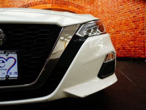 Used 2019 Nissan Altima 2.5 SR FWD image 58