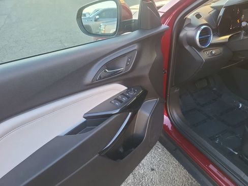 New 2025 Chevrolet Trax LT w/ Driver Confidence Package image 11