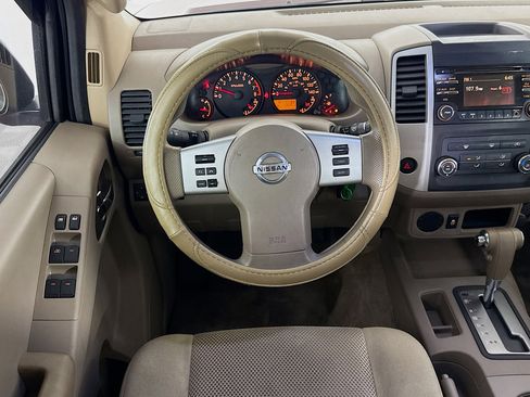 Used 2013 Nissan Frontier SV image 16