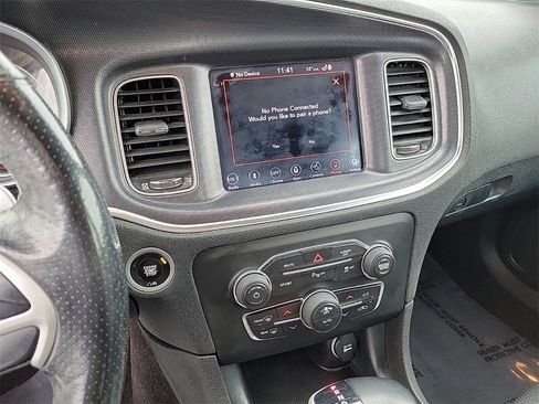 Used 2018 Dodge Charger R/T w/ Plus Group image 25