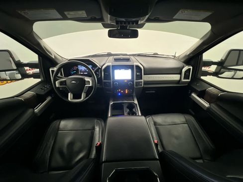 Used 2019 Ford F250 Lariat w/ Lariat Ultimate Package AWD/4WD image 6