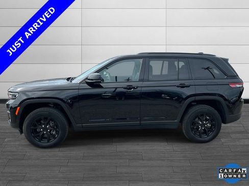 Certified 2024 Jeep Grand Cherokee Altitude AWD/4WD image 7