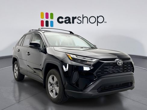 Used 2025 Toyota RAV4 XLE AWD/4WD image 7