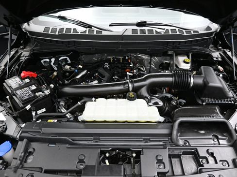 Used 2025 Ford F150 Platinum w/ FX4 Off-Road Package image 7