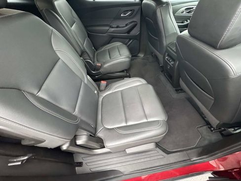 Used 2023 Chevrolet Traverse LT image 14