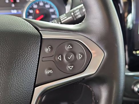 Used 2023 Chevrolet Traverse RS FWD image 14