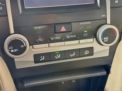 Used 2012 Toyota Camry LE FWD image 17