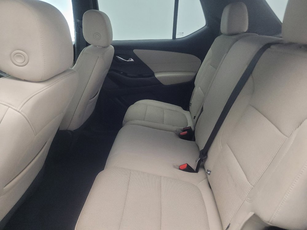 Used 2023 Chevrolet Traverse LS FWD image 18