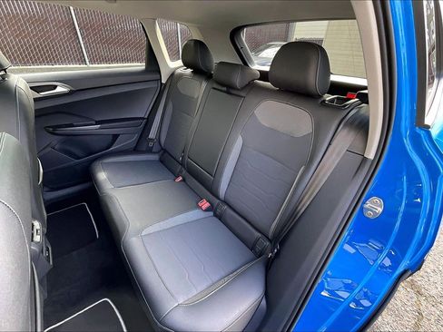 Certified 2025 Volkswagen Taos SE image 25