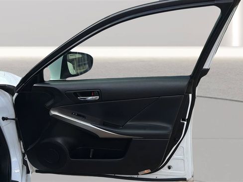 Used 2016 Lexus IS 300 AWD image 16
