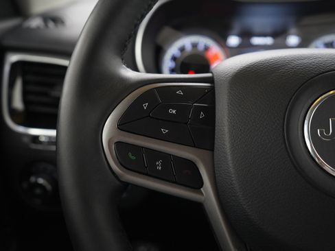 Used 2019 Jeep Cherokee Limited image 26