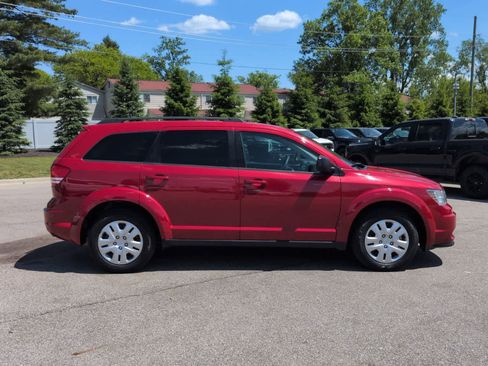 Used 2019 Dodge Journey SE FWD image 9