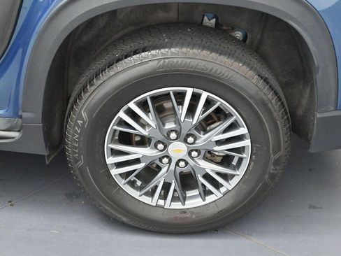 Used 2024 Chevrolet Traverse LT w/ LPO, Floor Liner Package FWD image 30