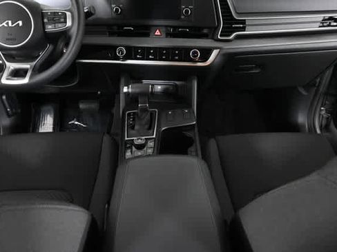 Used 2025 Kia Sportage LX image 14