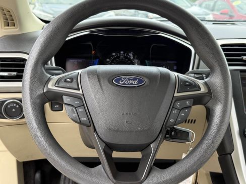 Used 2013 Ford Fusion SE FWD image 9