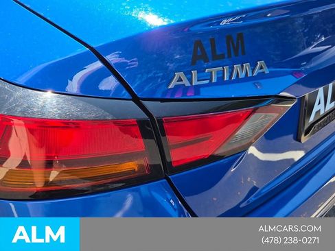 Used 2025 Nissan Altima 2.5 SV FWD image 9