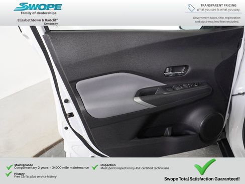 Used 2023 Nissan Kicks SR w/ SR Premium Package FWD image 14