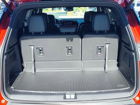 New 2026 Chevrolet Traverse Z71 w/ LPO, Floor Liner Package image 9