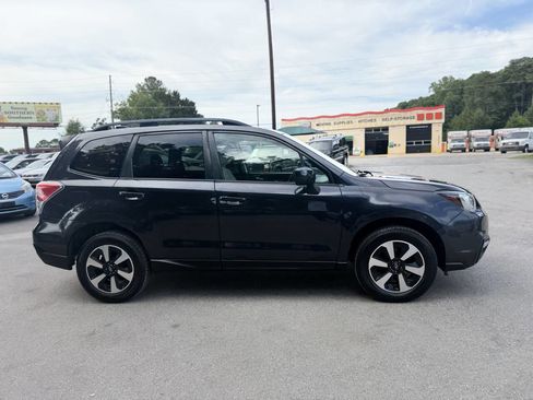 Used 2017 Subaru Forester 2.5i Premium w/ All-Weather Package AWD/4WD image 4