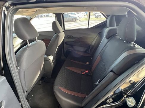 Used 2023 Nissan Kicks SR image 9