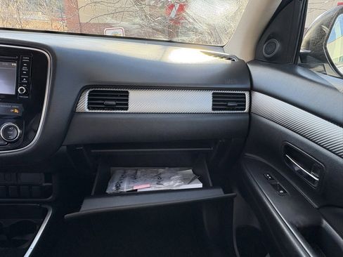 Used 2017 Mitsubishi Outlander ES image 26