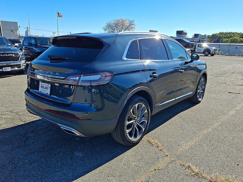 Used 2023 Lincoln Nautilus Reserve AWD/4WD image 31