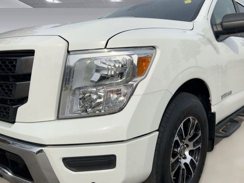 Used 2023 Nissan Titan SV w/ SV Convenience Package image 11