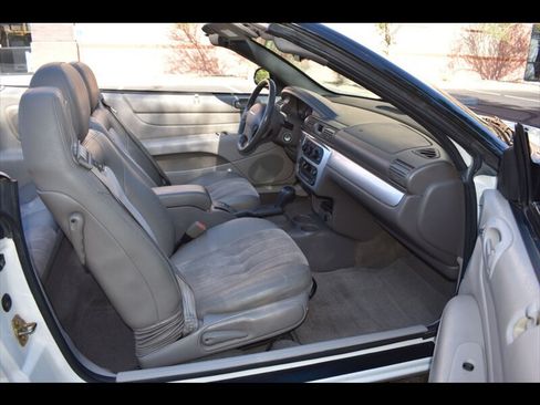 Used 2006 Chrysler Sebring Touring FWD image 30