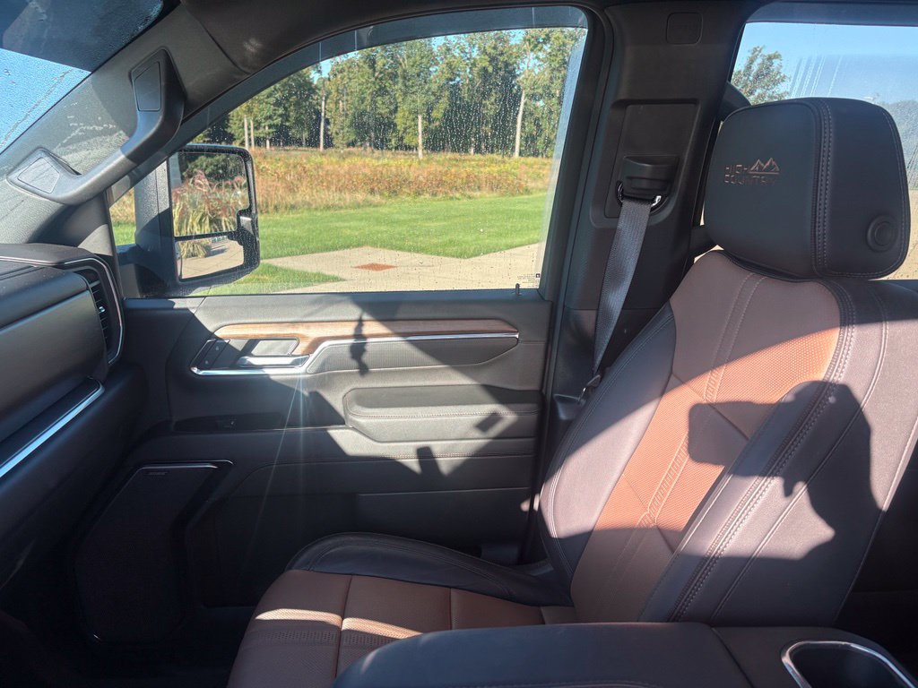 Used 2024 Chevrolet Silverado 3500 High Country w/ High Country Premium Package AWD/4WD image 14