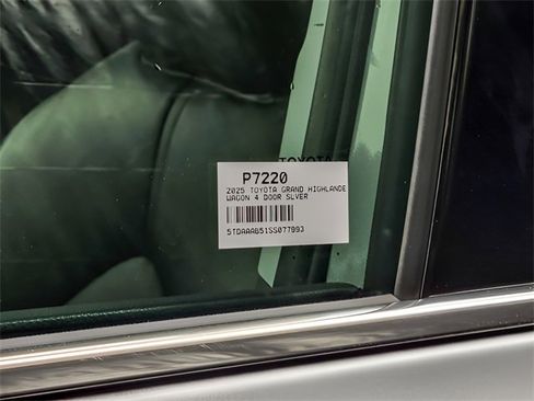 Certified 2025 Toyota Grand Highlander AWD image 29