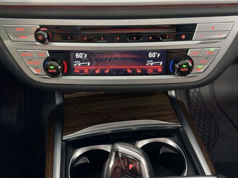 Used 2019 BMW 740i w/ Executive Package image 19