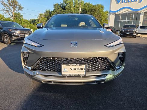 Used 2026 Buick Envista Avenir FWD image 2