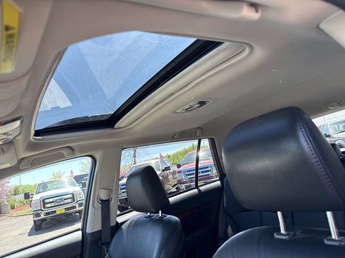 Used 2011 Subaru Outback 2.5i Limited w/ PWR Moonroof Pkg AWD/4WD image 18