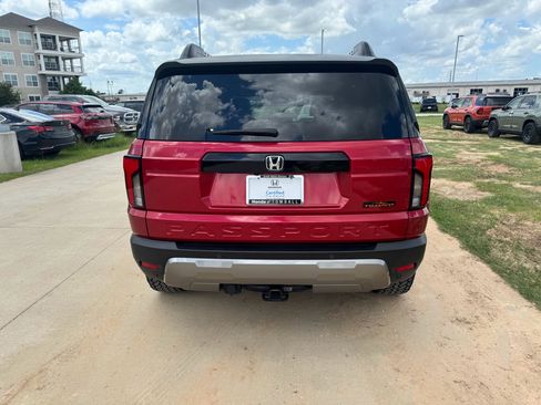 Certified 2026 Honda Passport TrailSport image 7