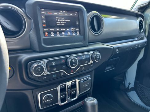 Used 2023 Jeep Wrangler Unlimited image 30