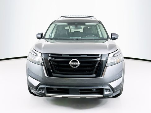 Used 2022 Nissan Pathfinder SL w/ SL Black Package FWD image 2