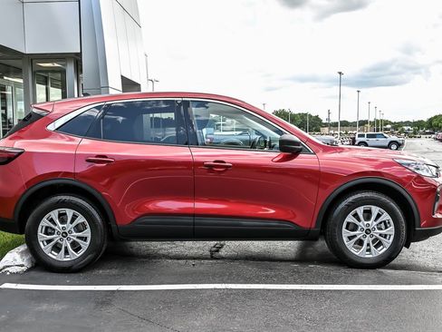 Certified 2023 Ford Escape Active AWD/4WD image 11
