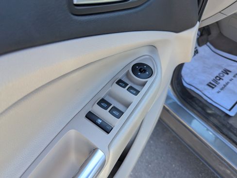 Used 2014 Ford Escape SE w/ Equipment Group 201A AWD/4WD image 11