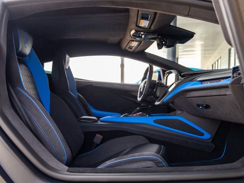 Used 2025 Lamborghini Revuelto AWD/4WD image 48