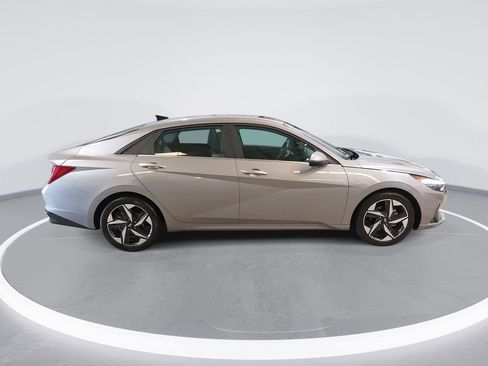 Certified 2023 Hyundai Elantra Limited w/ Cargo Package FWD image 4