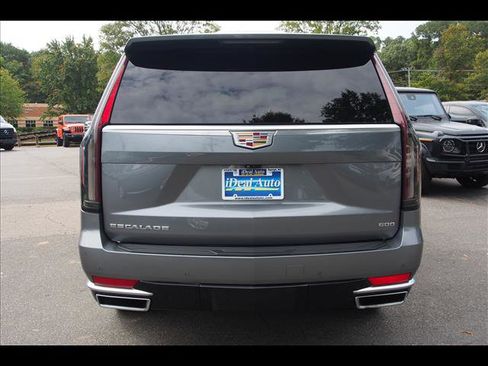 Used 2021 Cadillac Escalade ESV Premium Luxury w/ LPO, Illumination Package image 4