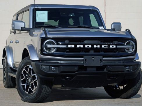 Used 2024 Ford Bronco Outer Banks AWD/4WD image 4
