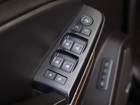 Used 2015 Chevrolet Suburban LT AWD/4WD image 26